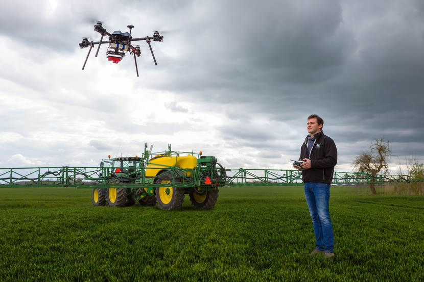 Boer maakt gebruik van drone voor precisielandbouw